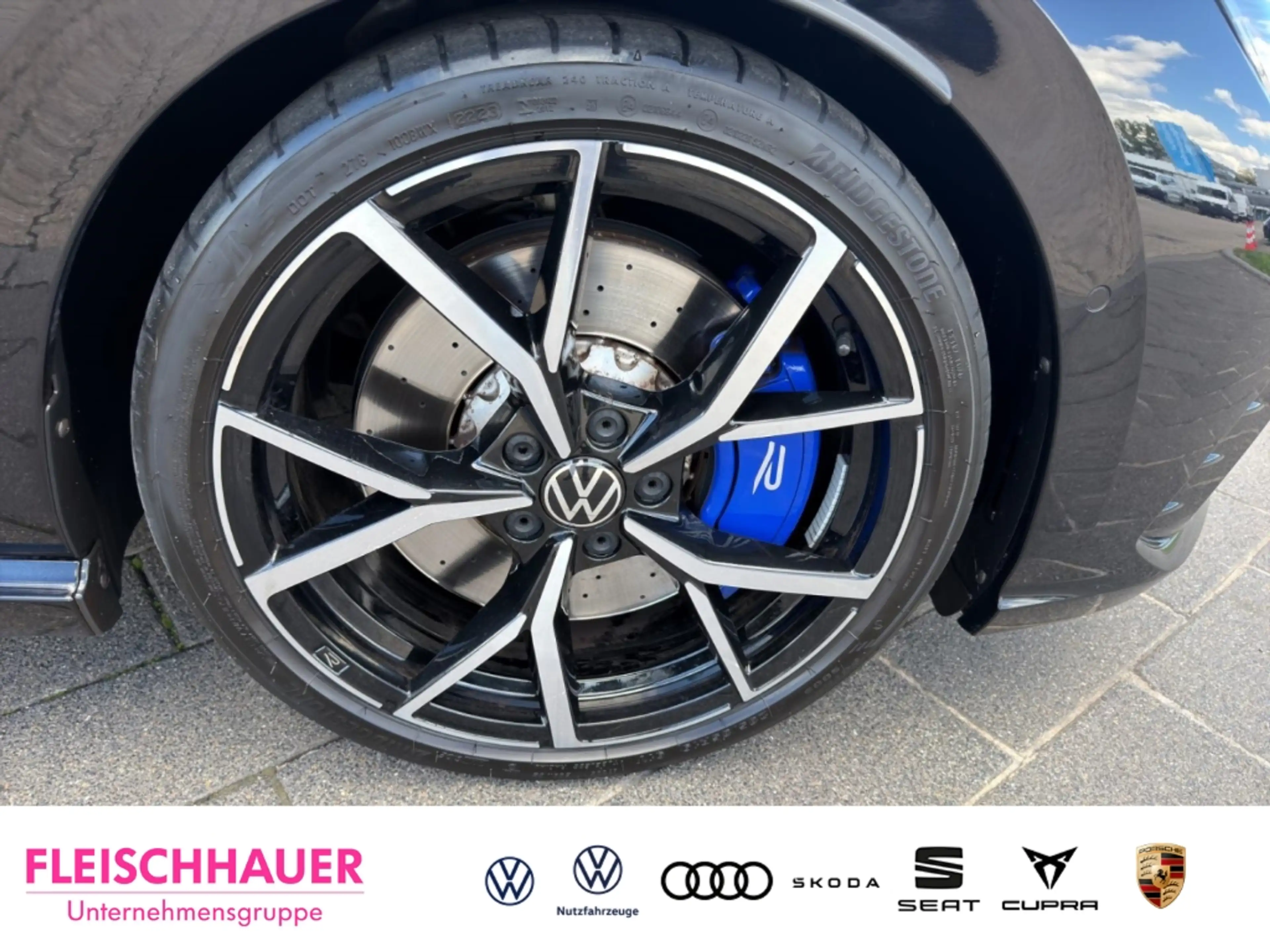 Volkswagen Golf R VIII 4Motion 2,0 DSG+HARMAN KARDON+PANORAM — photo 14