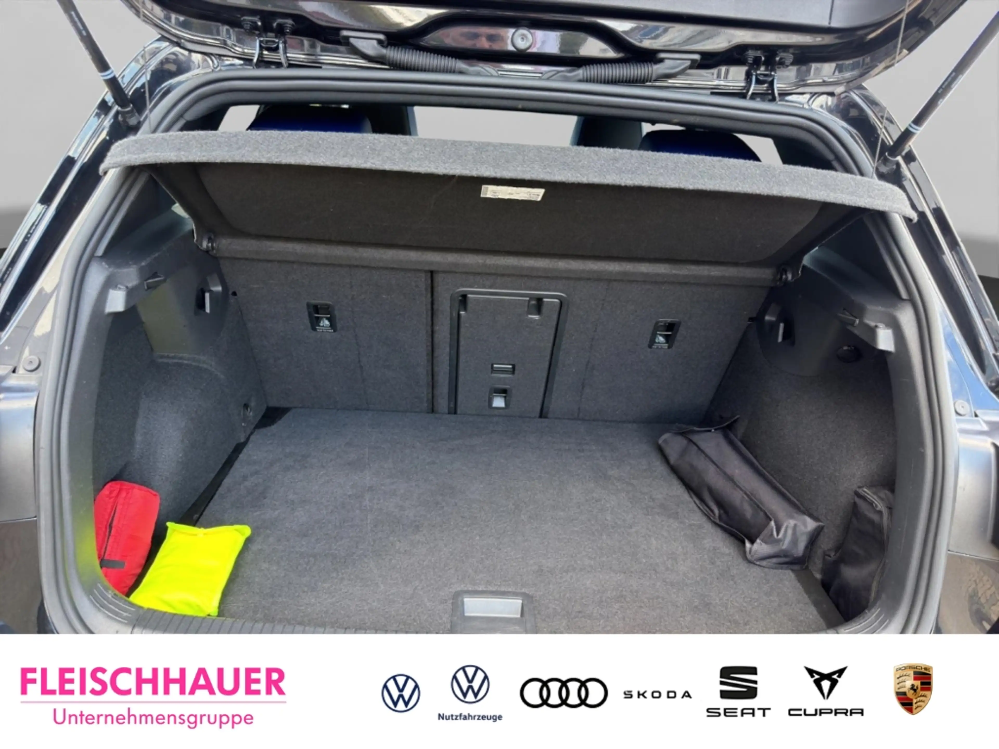 Volkswagen Golf R VIII 4Motion 2,0 DSG+HARMAN KARDON+PANORAM — photo 8