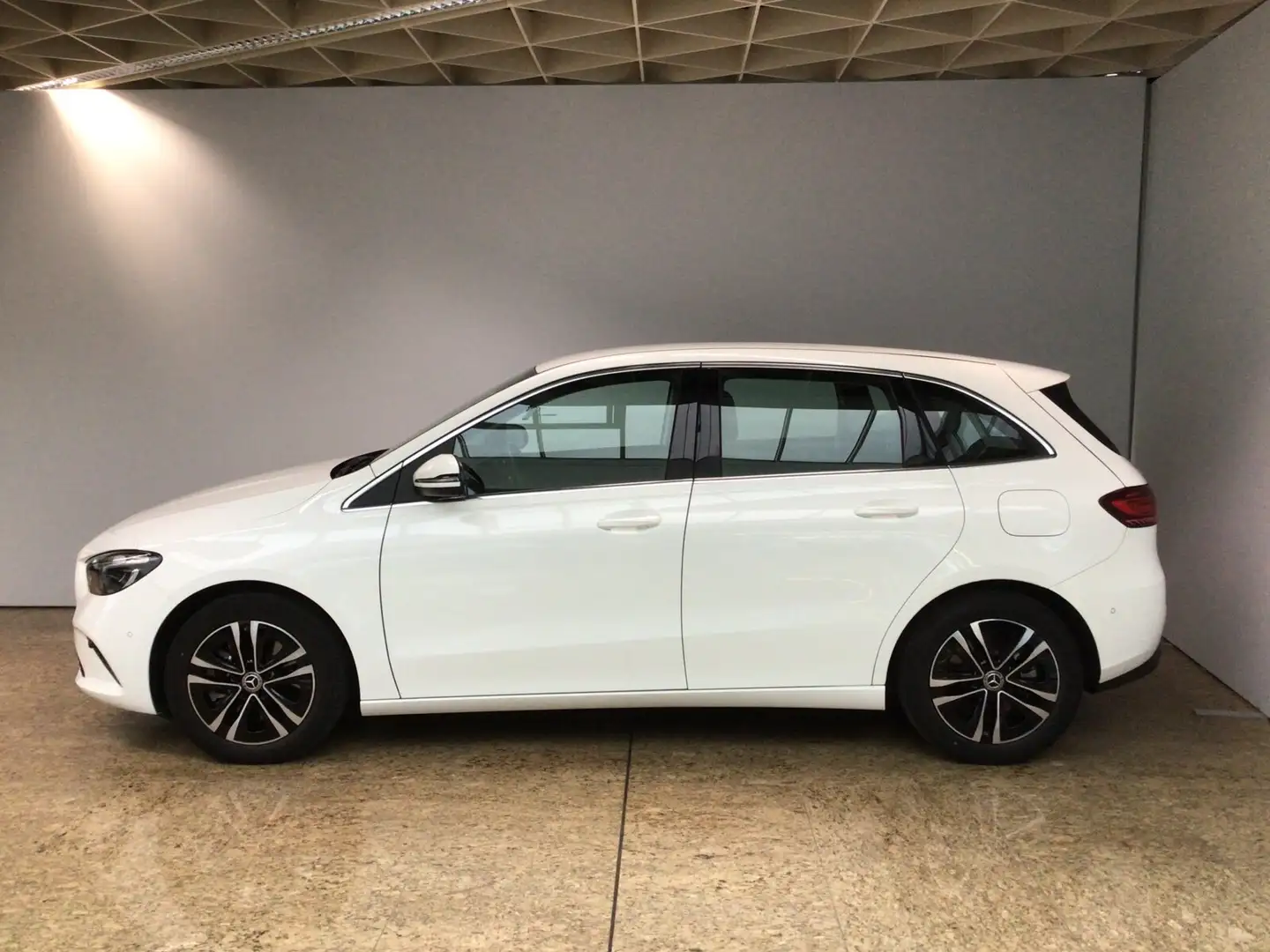 Mercedes-Benz B 250 B 250 e mit EQ Progressive Advanced/AHK/AC 11kW Weiß - 2