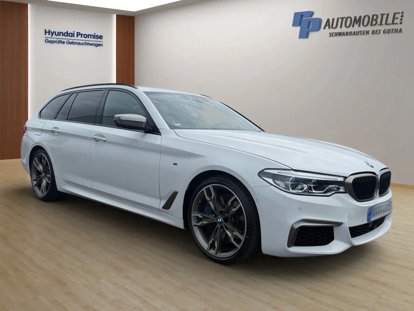 BMW 550 M550 5 Touring d xDrive Blanc - 2