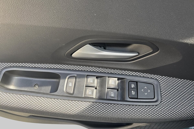 Dacia Sandero Stepway Expression TCe 90 Camera, PDC — photo 11