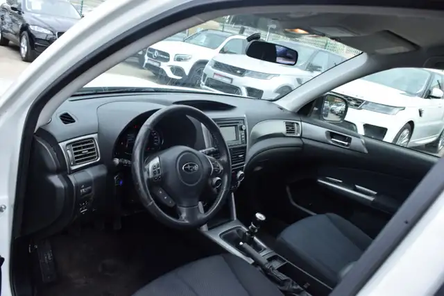 Subaru Forester view 9