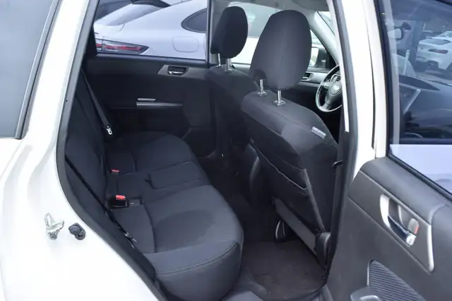Subaru Forester view 13