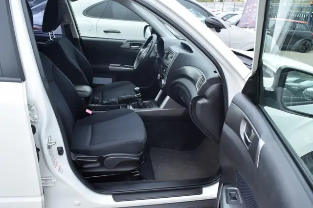 Subaru Forester view 4