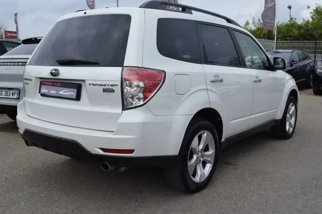 Subaru Forester view 11