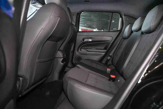 Jeep Avenger view 11