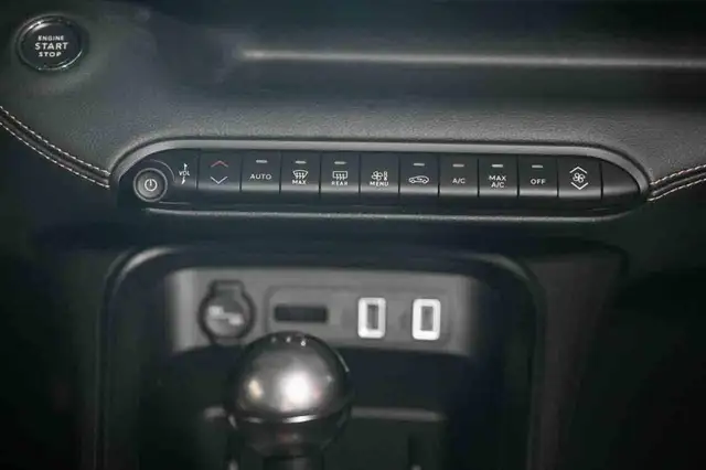 Jeep Avenger view 14