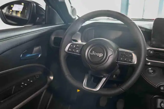 Jeep Avenger view 12