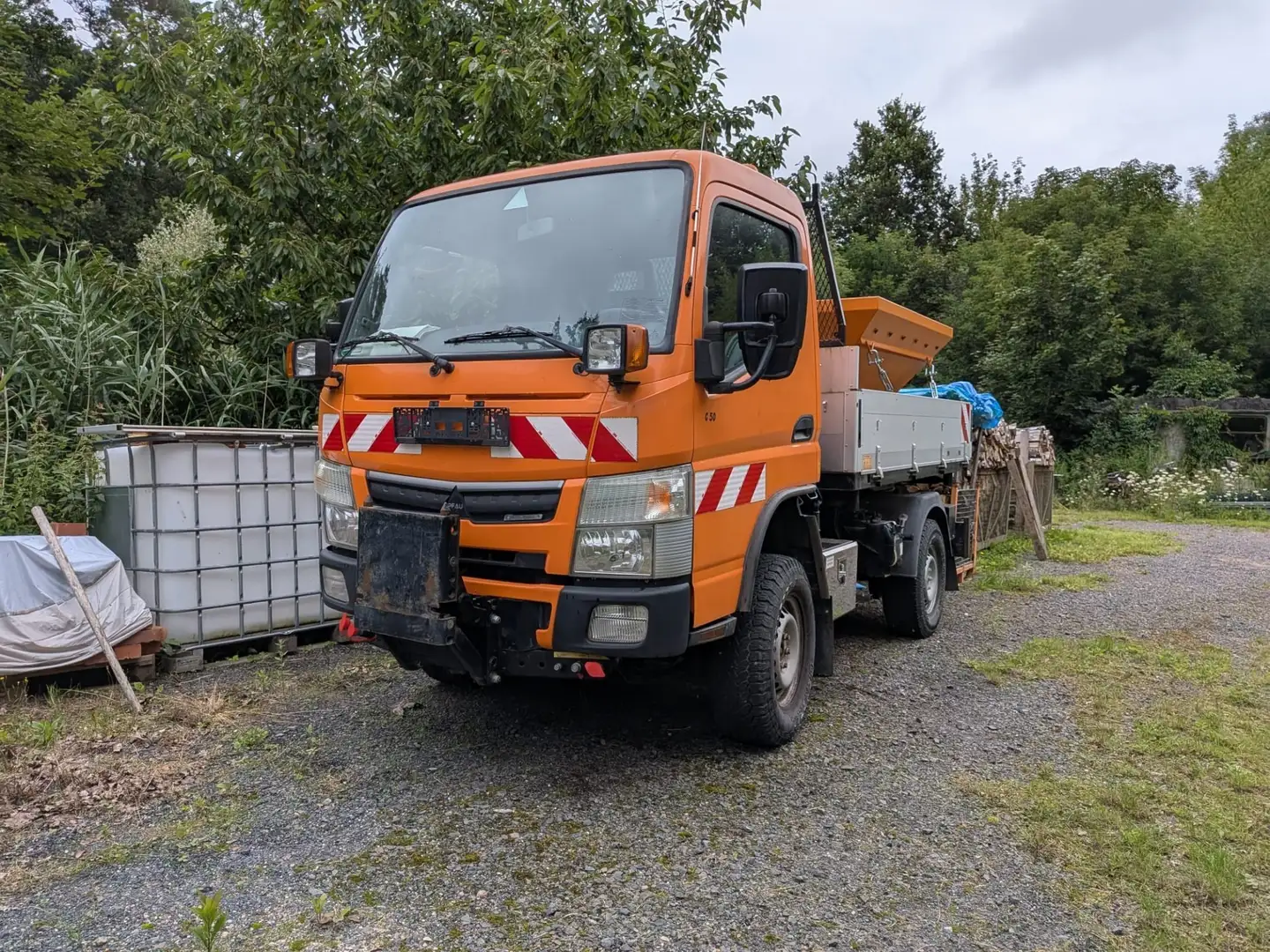 Mitsubishi Winterdienstfahrzeug Arancione - 1