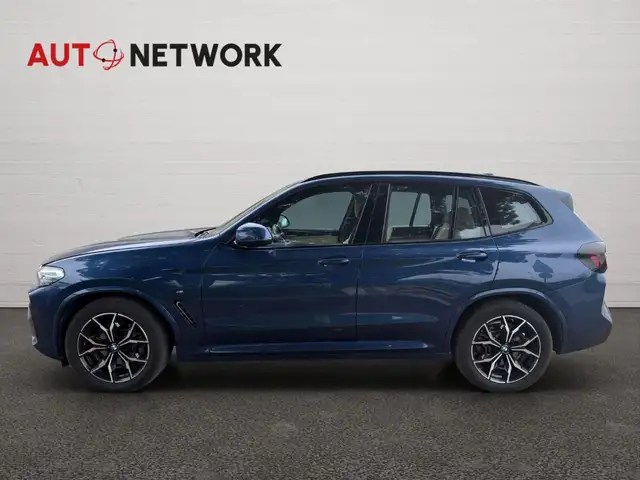 BMW X3 view 8