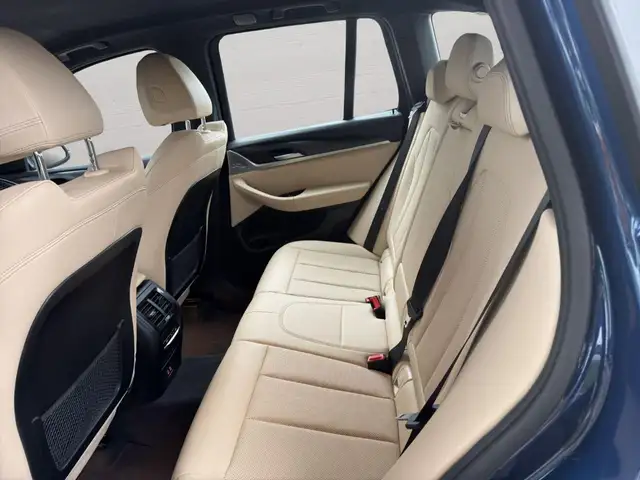 BMW X3 view 10