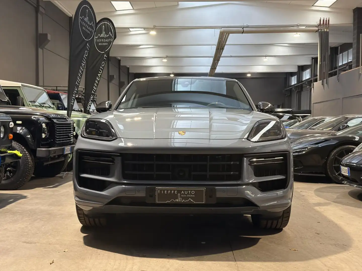 Porsche Cayenne Coupé 4.0 V8 Turbo E-Hybrid GT Grigio - 2