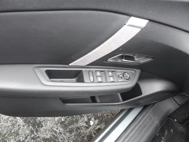 Citroen C4 view 12