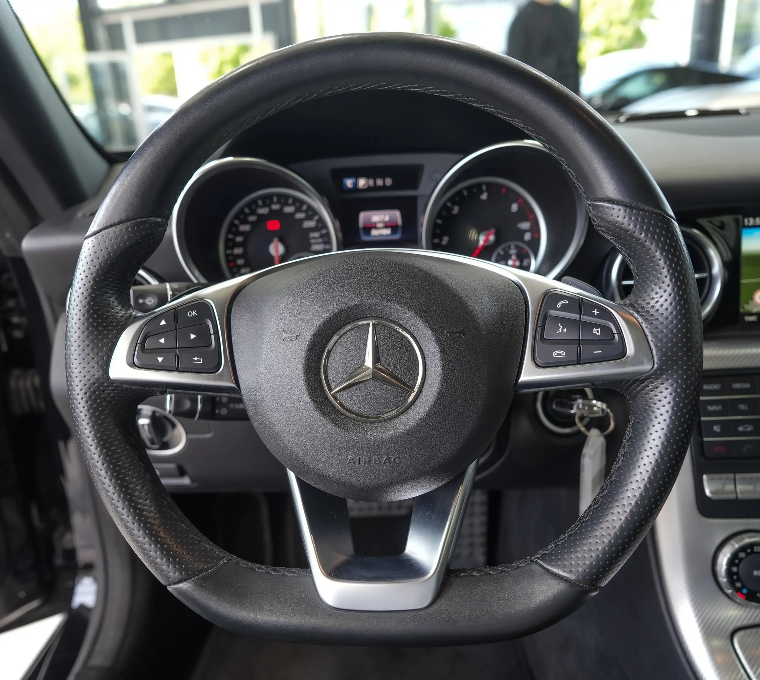 Mercedes-Benz SLC 250 d*SPORTSITZE*PANO*KAMERA*LED.INT — photo 11