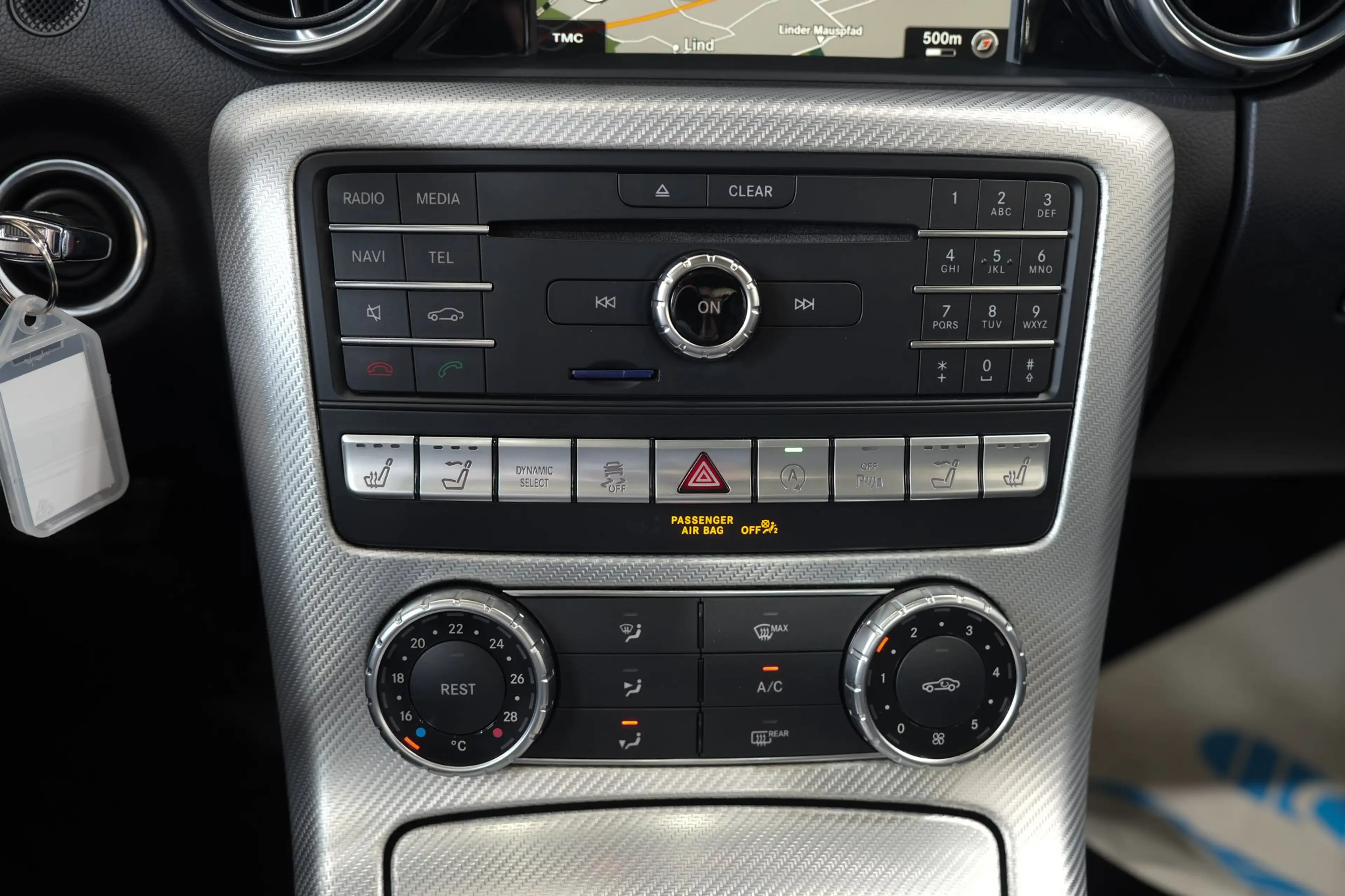 Mercedes-Benz SLC 250 d*SPORTSITZE*PANO*KAMERA*LED.INT — photo 14