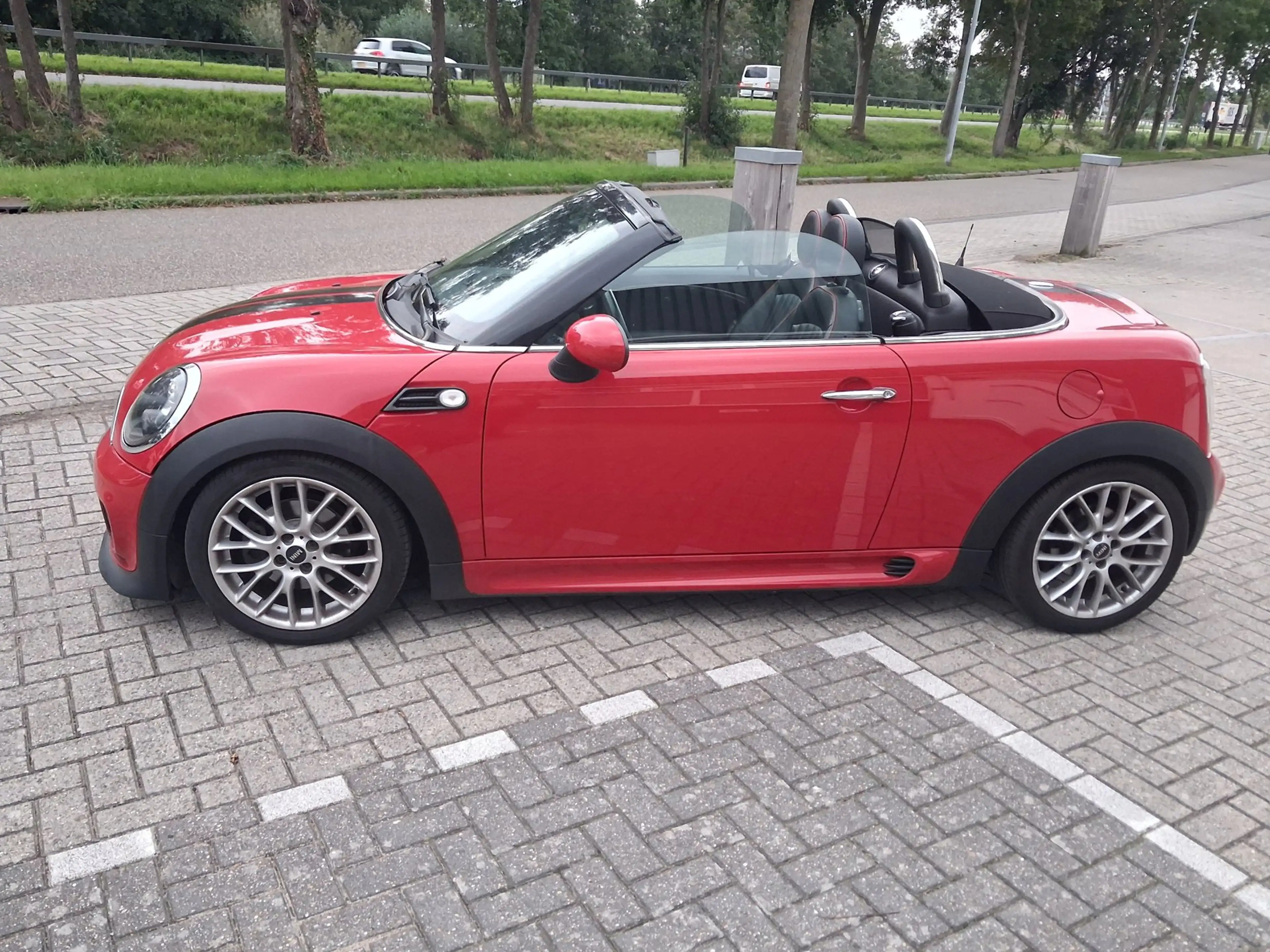 MINI John Cooper Works Cabrio 1.6 Chili — photo 11