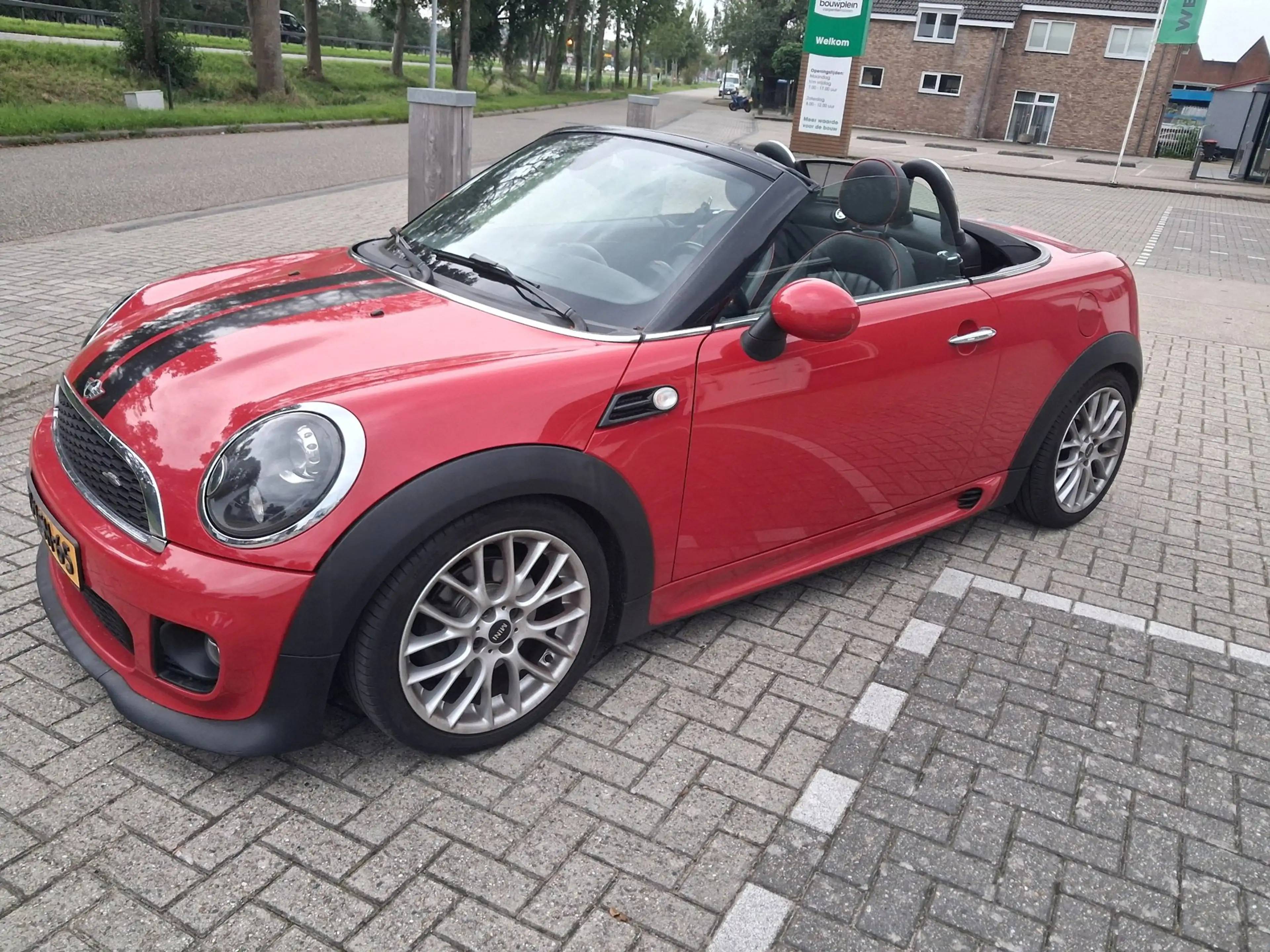 MINI John Cooper Works Cabrio 1.6 Chili — photo 3