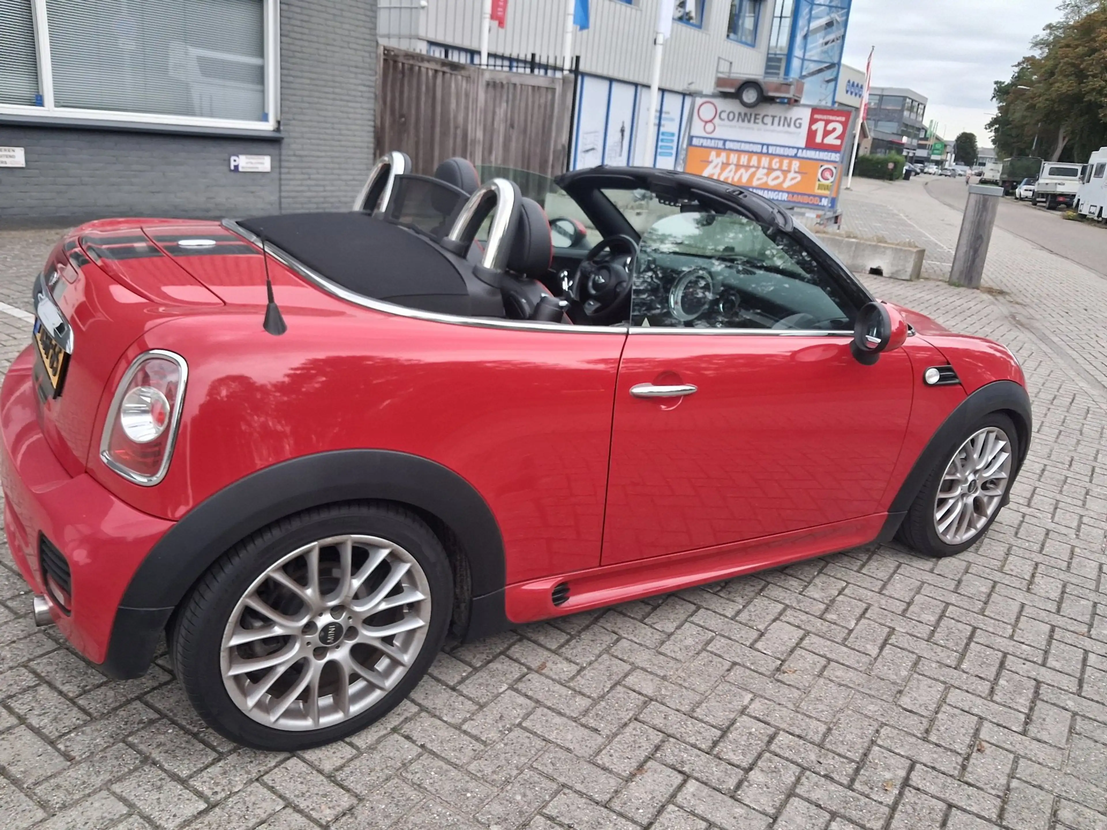 MINI John Cooper Works Cabrio 1.6 Chili — photo 2