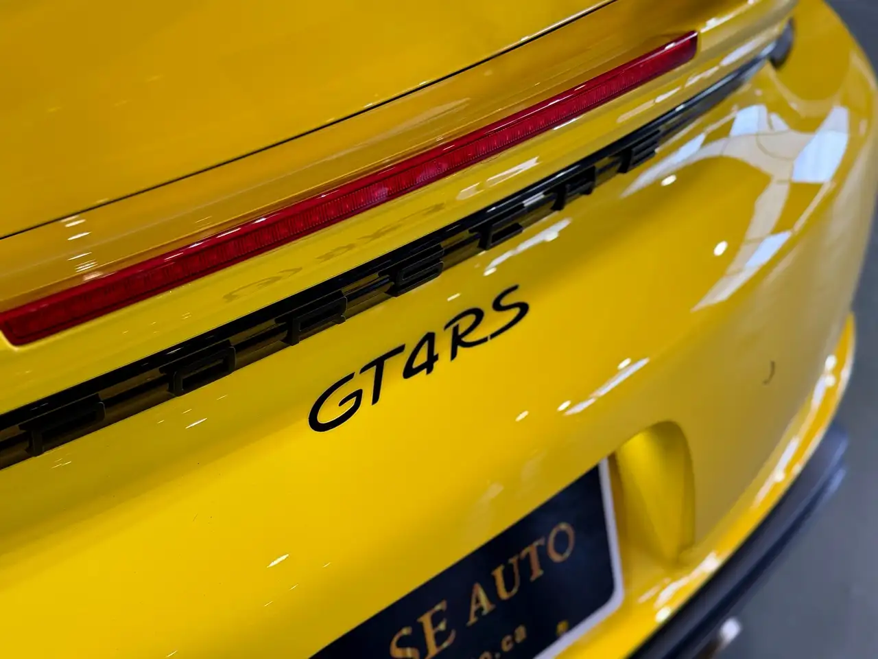Porsche 718 Cayman снимка Porsche 718 Cayman