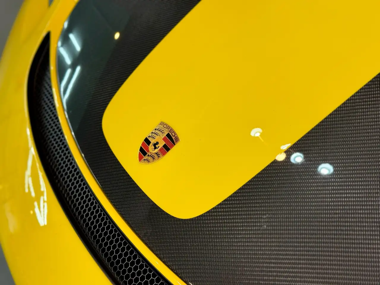 Porsche 718 Cayman снимка Porsche 718 Cayman