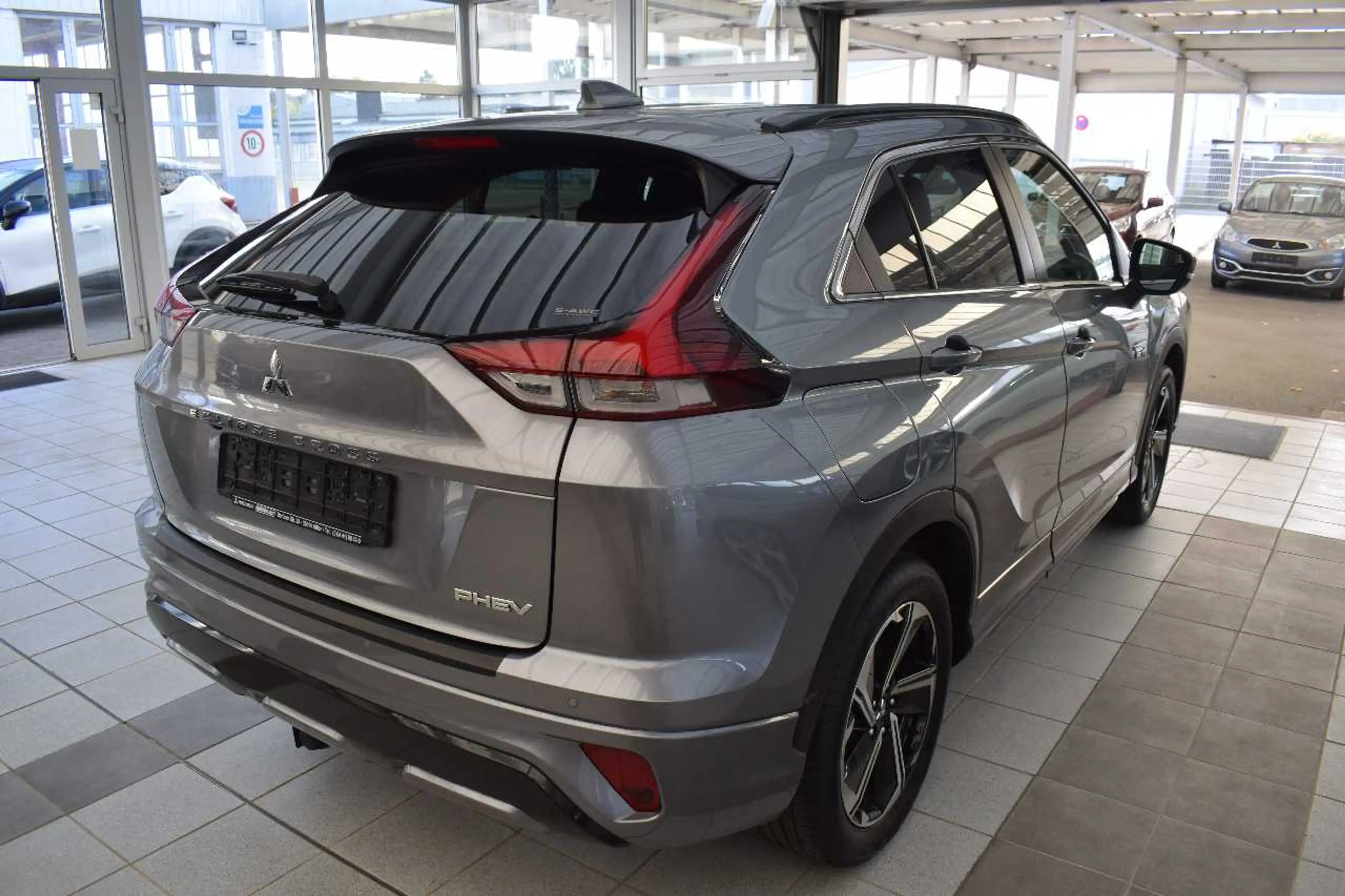 Mitsubishi Eclipse Cross Plug-in Hybrid Select — photo 2