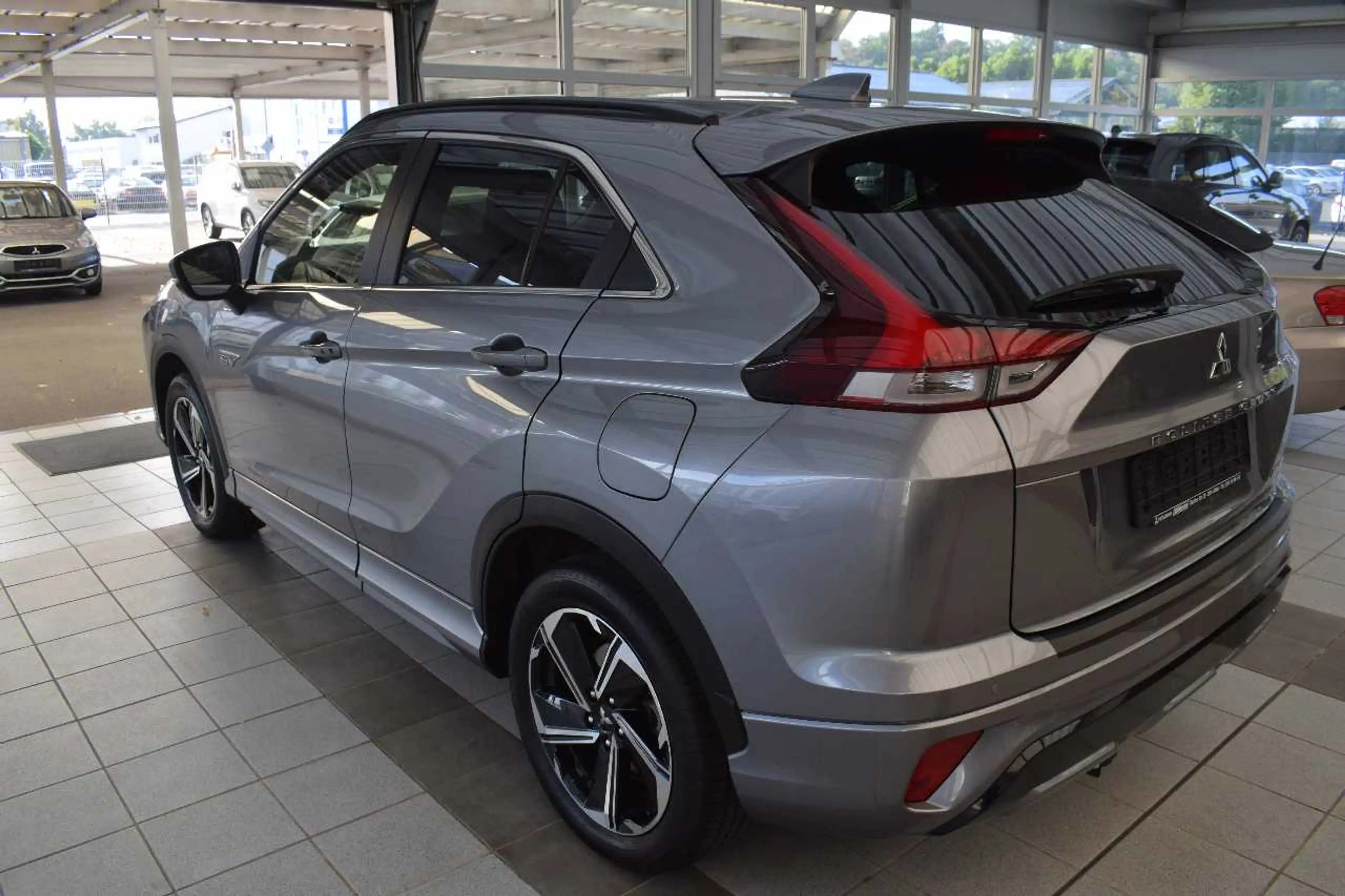 Mitsubishi Eclipse Cross Plug-in Hybrid Select — photo 4