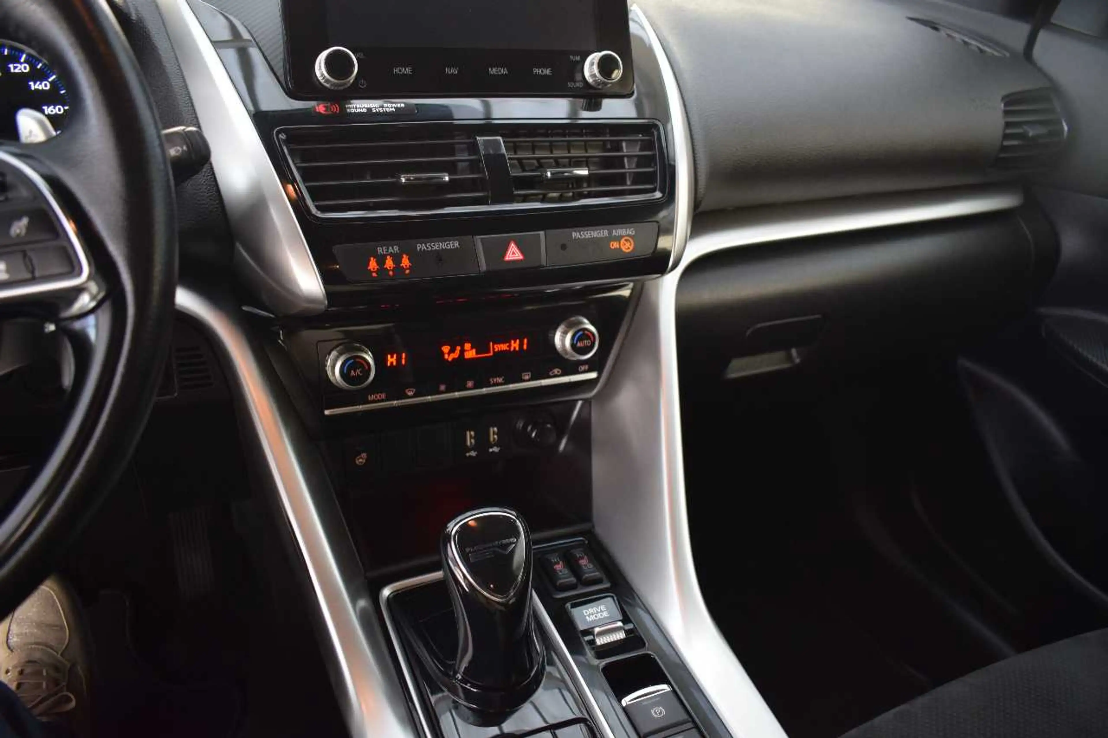 Mitsubishi Eclipse Cross Plug-in Hybrid Select — photo 13