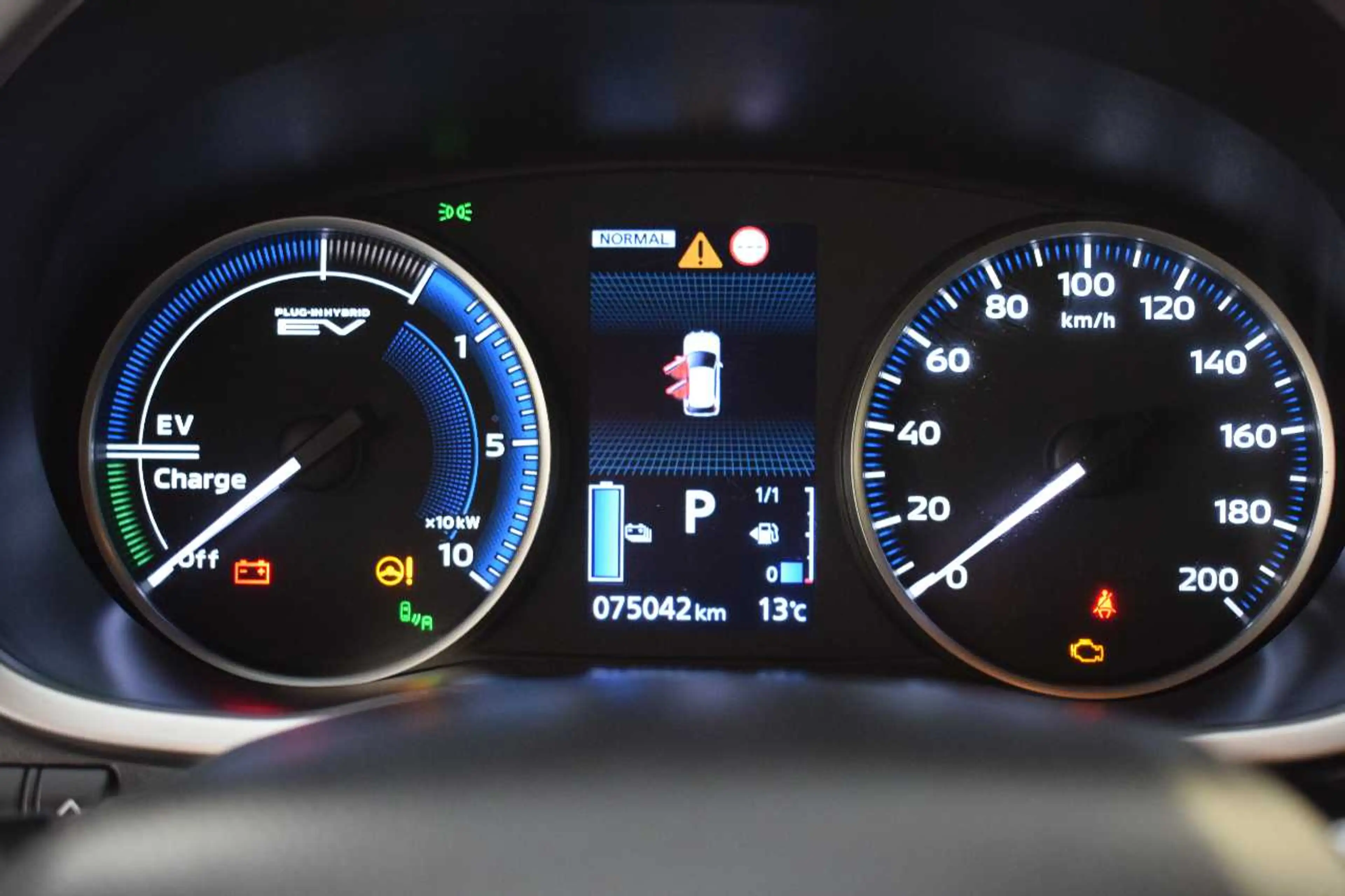 Mitsubishi Eclipse Cross Plug-in Hybrid Select — photo 10