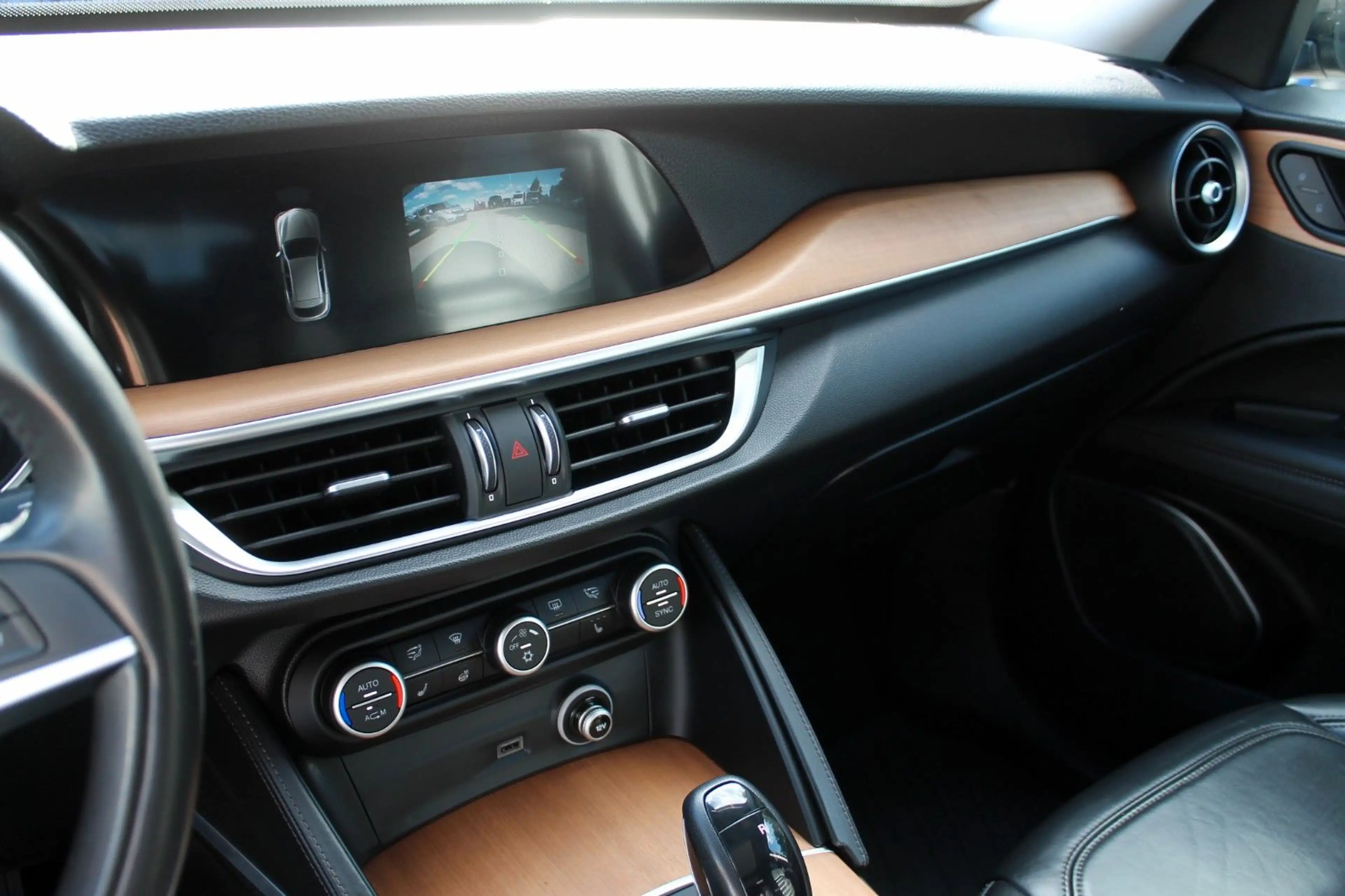 Alfa Romeo Stelvio Lusso 2.2 Xenon,Kamera,AHK,SHZ,Panorama — photo 9