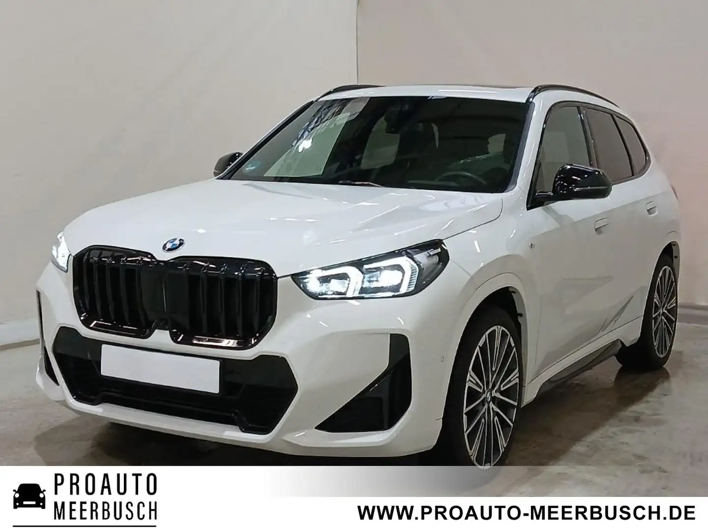 BMW X1 23d xDrive M Sport AHK/MMRY/HUD/ADAPTLED/PANO Weiß - 1