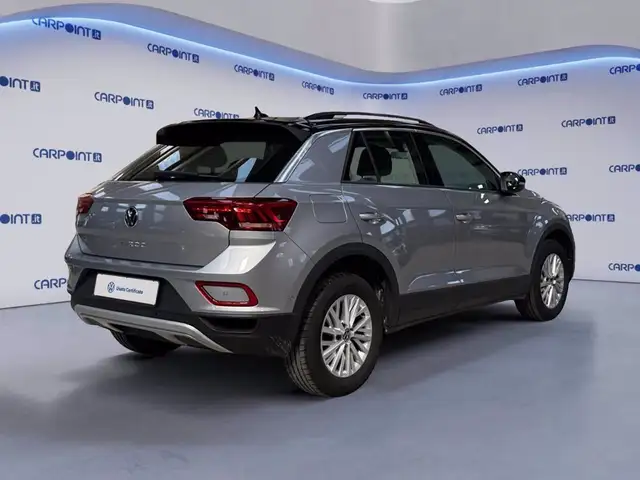 Volkswagen T-Roc view 6