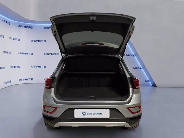 Volkswagen T-Roc view 18
