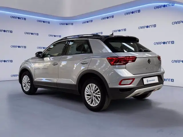 Volkswagen T-Roc view 4
