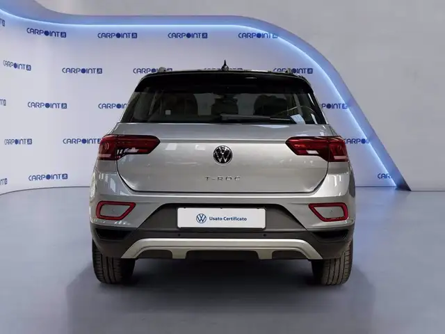 Volkswagen T-Roc view 5