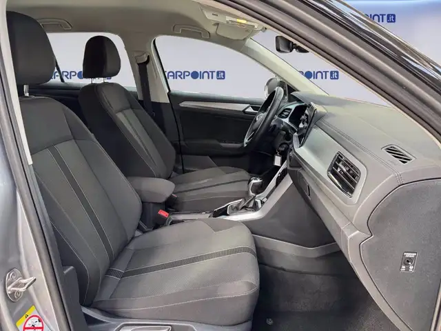 Volkswagen T-Roc view 16