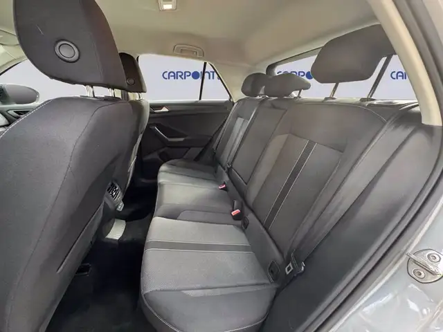 Volkswagen T-Roc view 14