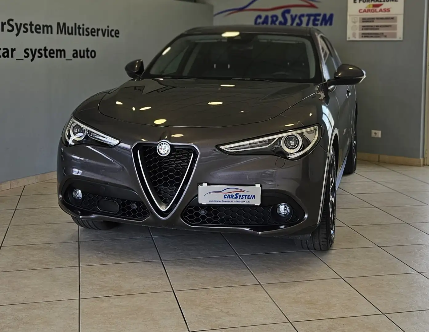 Alfa Romeo Stelvio Stelvio 2.2 t Super Q4 190cv auto my19 Gris - 1