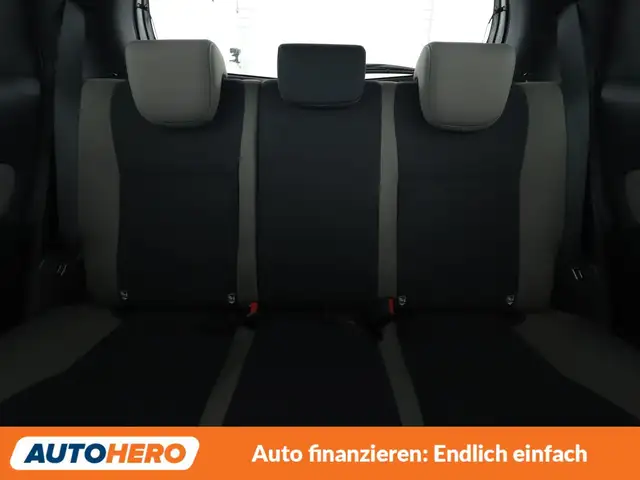 Toyota Yaris view 16