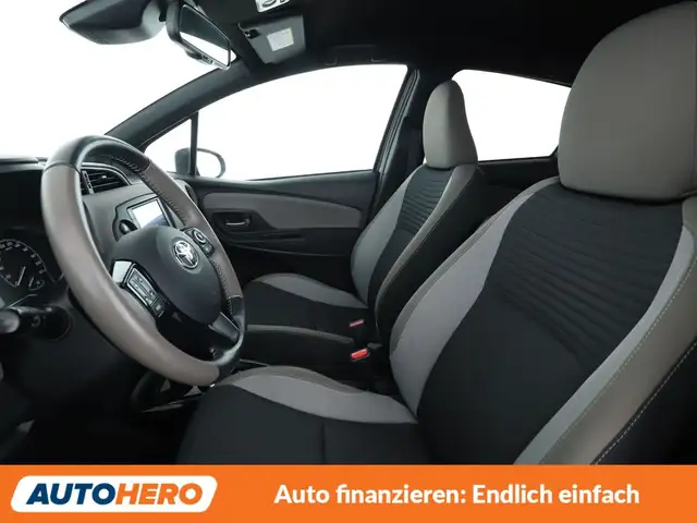 Toyota Yaris view 10