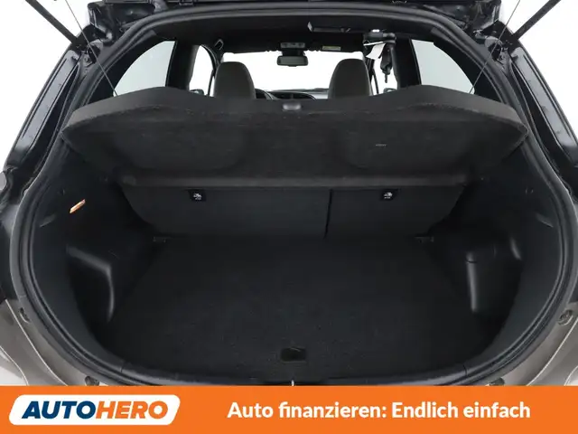 Toyota Yaris view 18