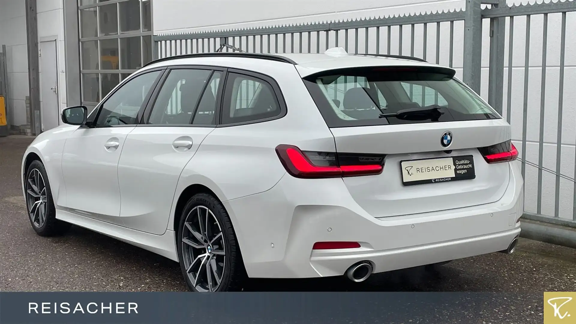 BMW 320 d Touring adLED HUD ACC DrAss RFK HiFi 18" Weiß - 2