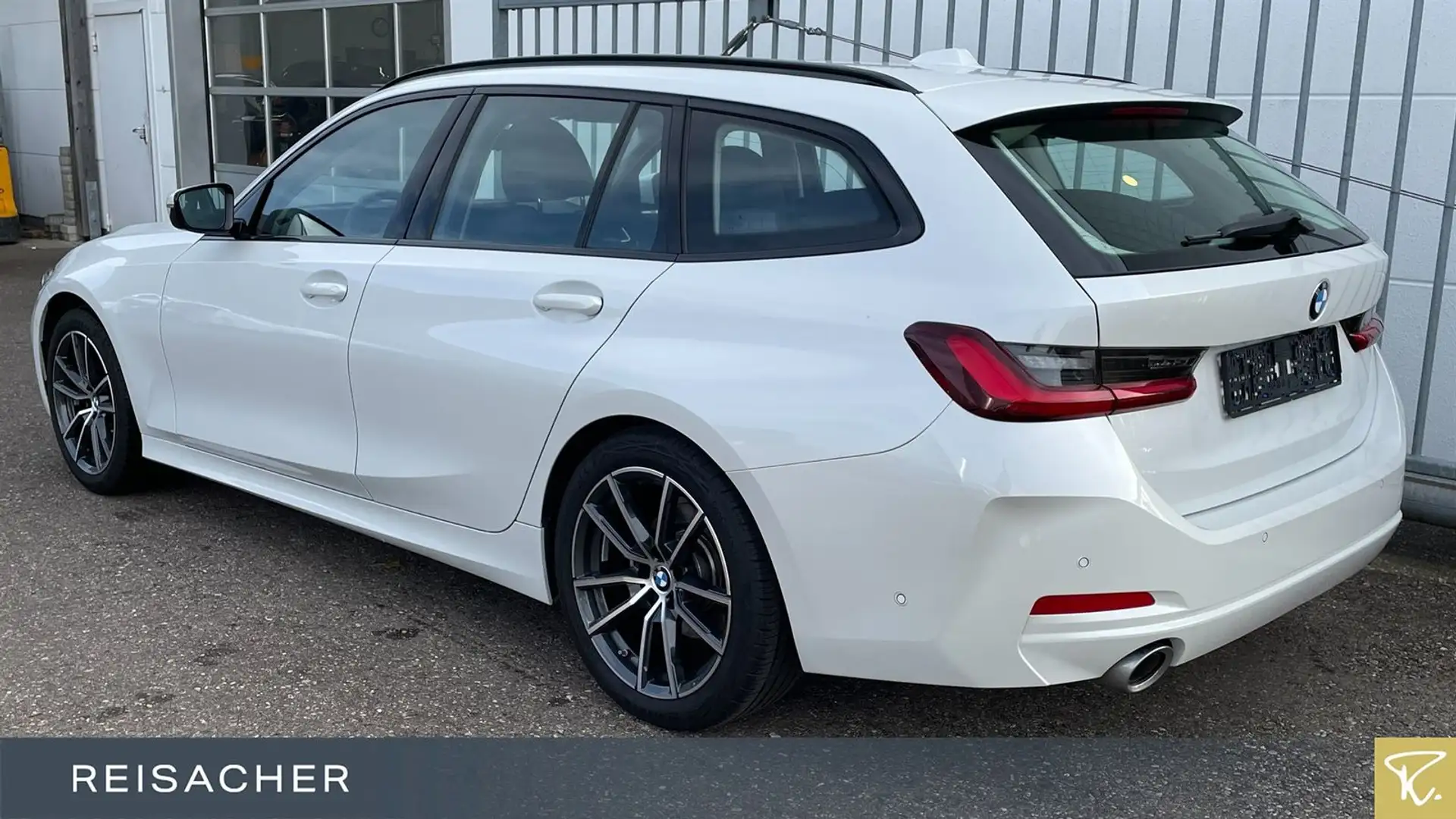 BMW 320 d Touring adLED HUD ACC DrAss RFK HiFi 18" Weiß - 2