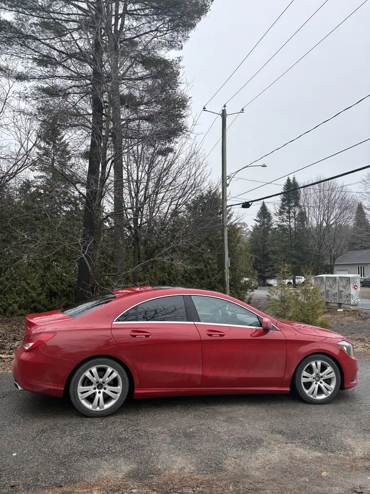 Mercedes-Benz CLA снимка Mercedes-Benz CLA