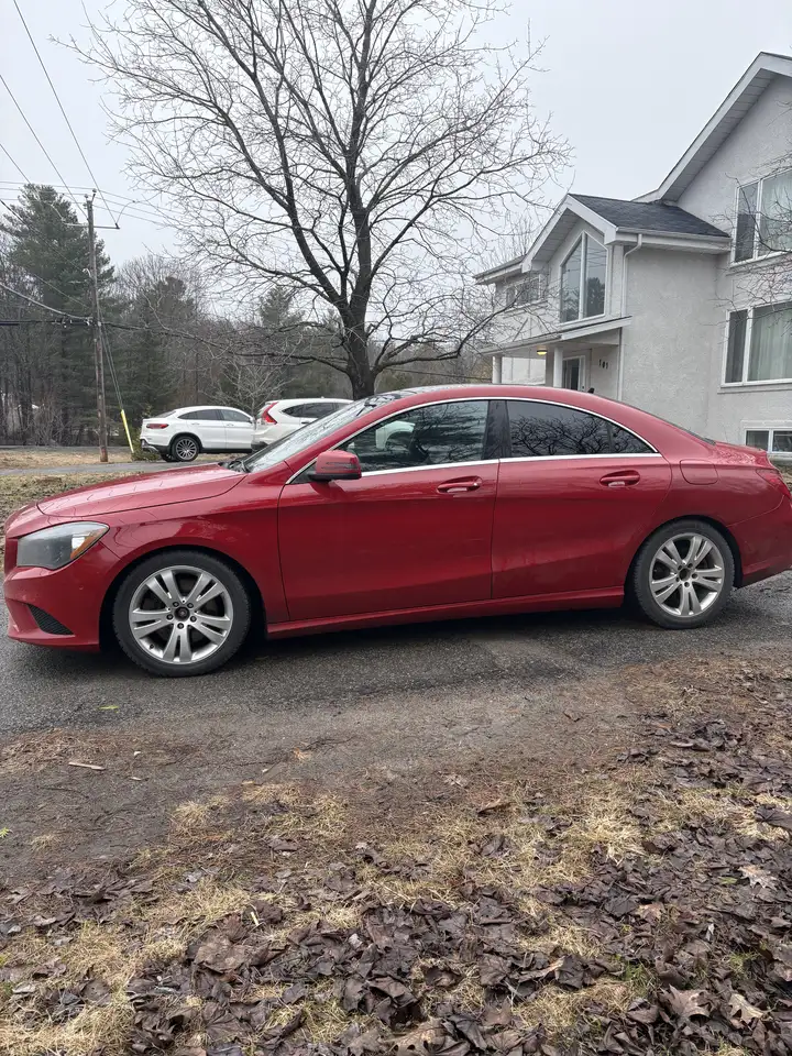 Mercedes-Benz CLA снимка Mercedes-Benz CLA