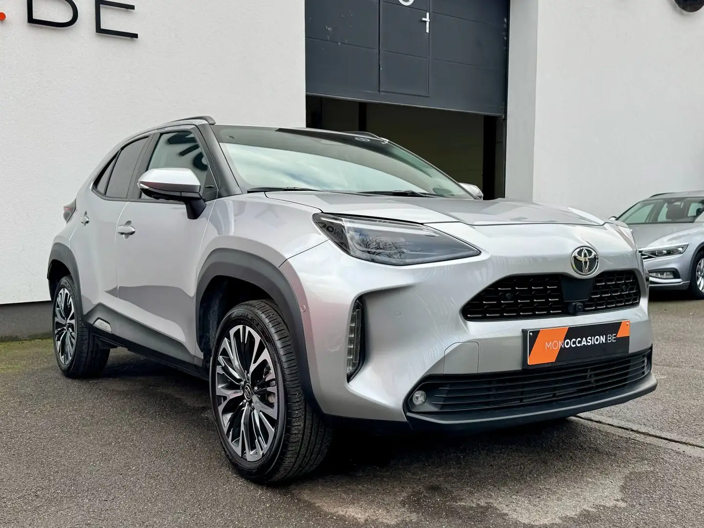 Toyota Yaris Cross Hybrid 1.5i VVT AUTO CAMERA 360° GPS PHARES LED Gris - 2