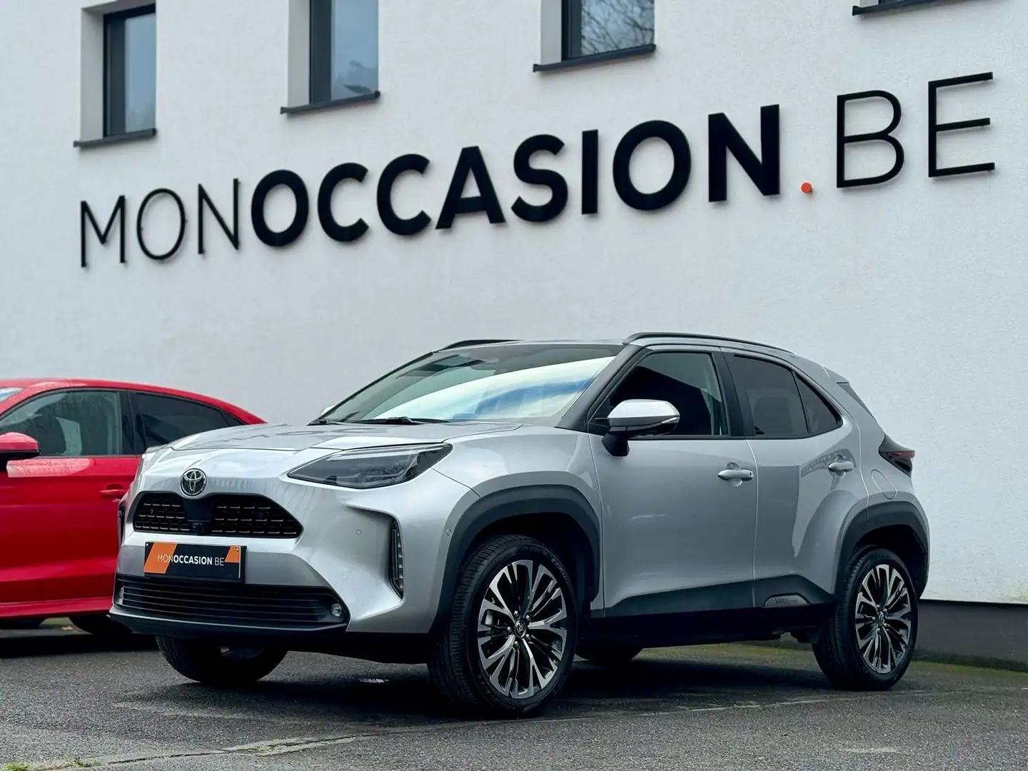 Toyota Yaris Cross Hybrid 1.5i VVT AUTO CAMERA 360° GPS PHARES LED Gris - 1