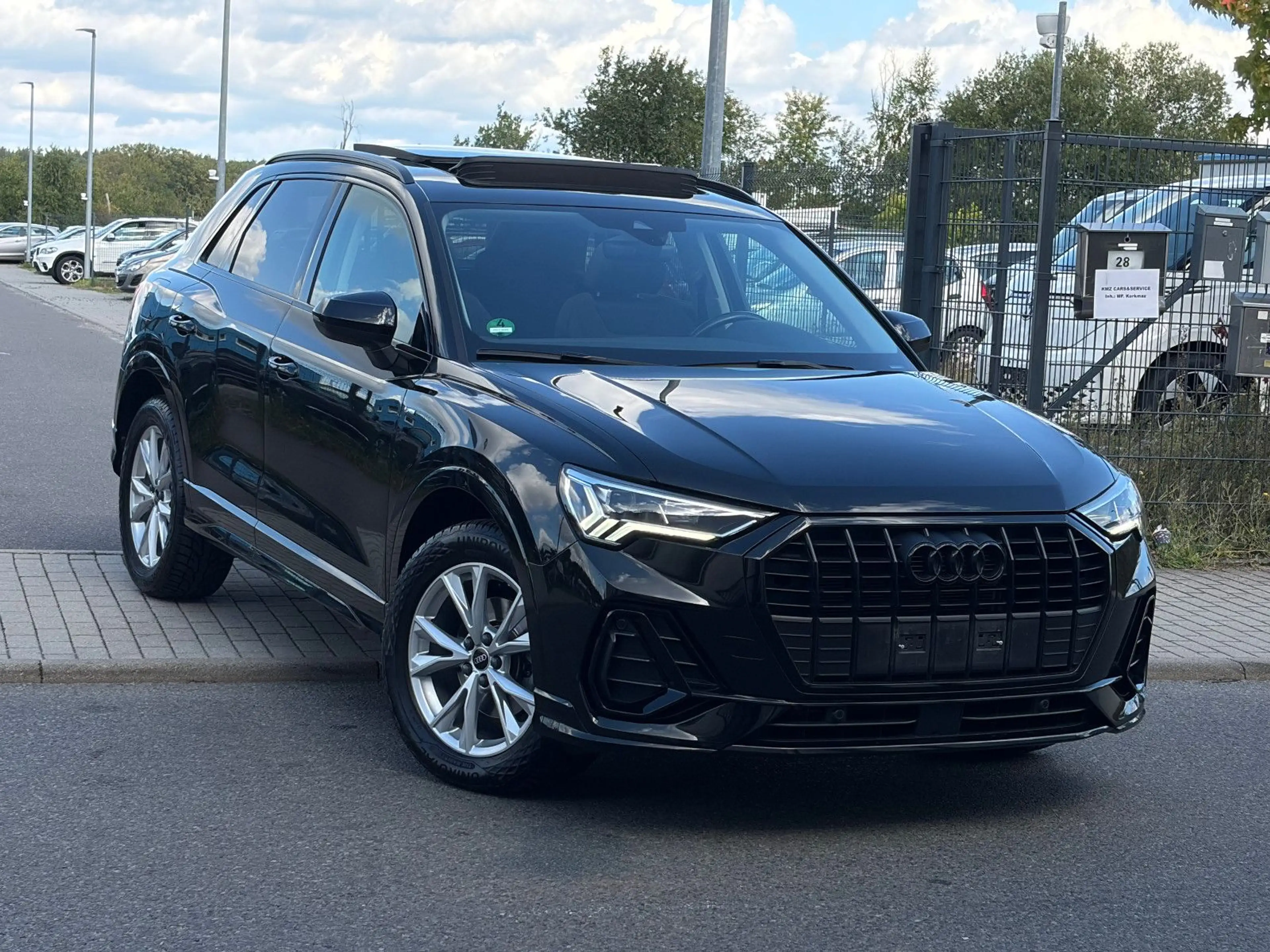 Audi Q3 35 TFSI S-Line Black Paket Pano LED AHK