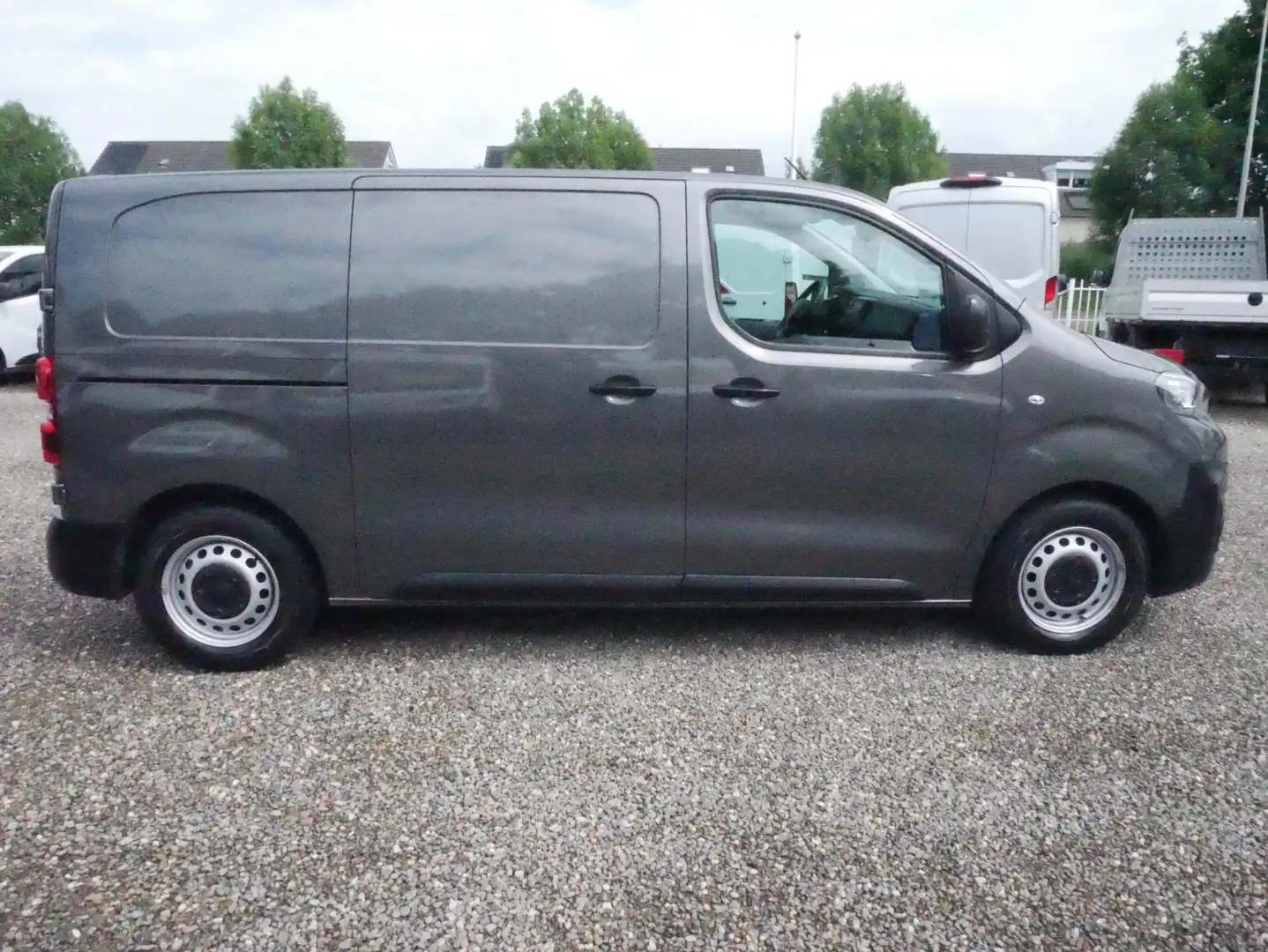 Peugeot Expert 1.5 BlueHDI 100 Standard Premium Grau - 2