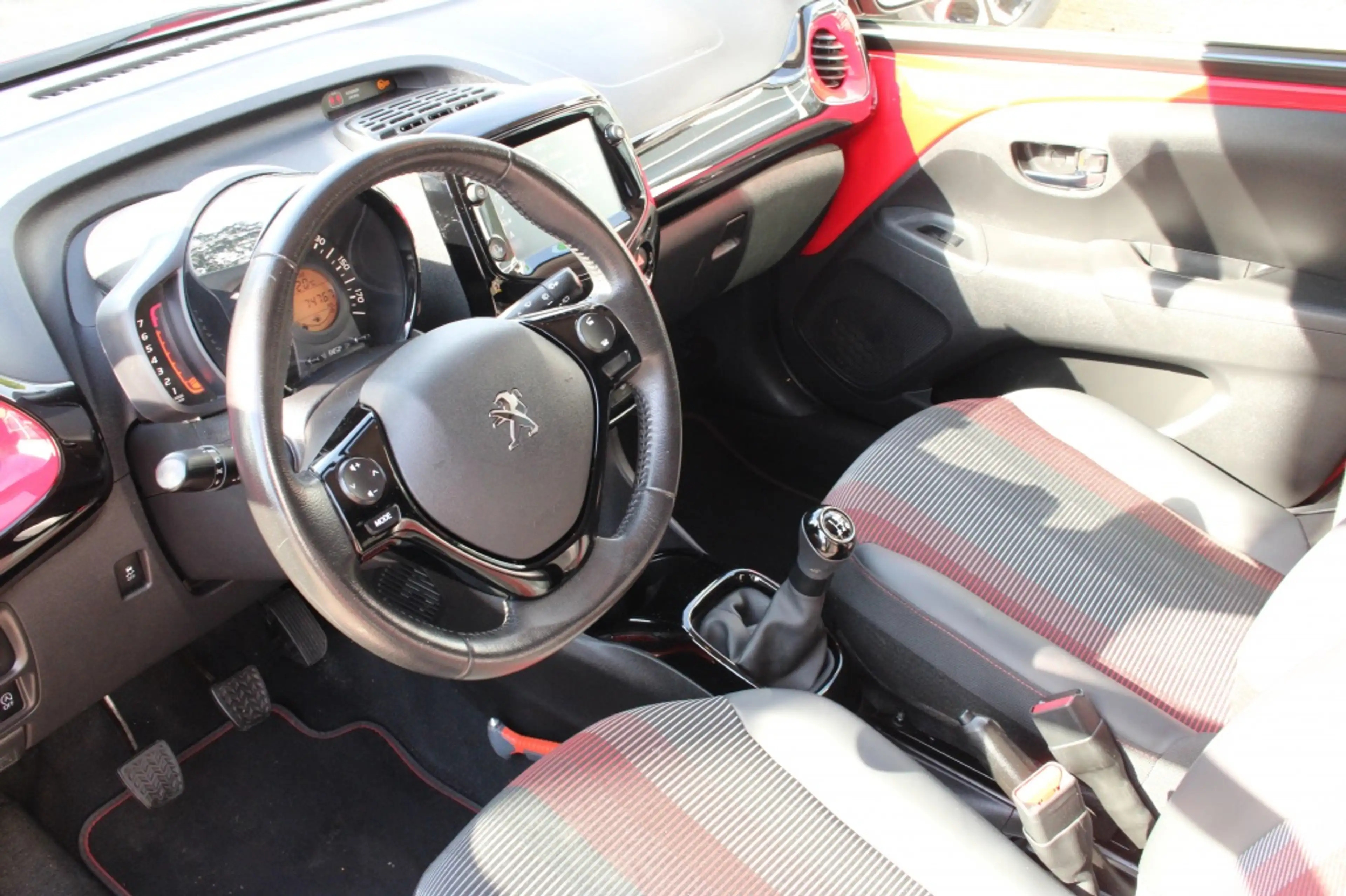 Peugeot 108 1.0 e-VTi GT-Line — photo 14