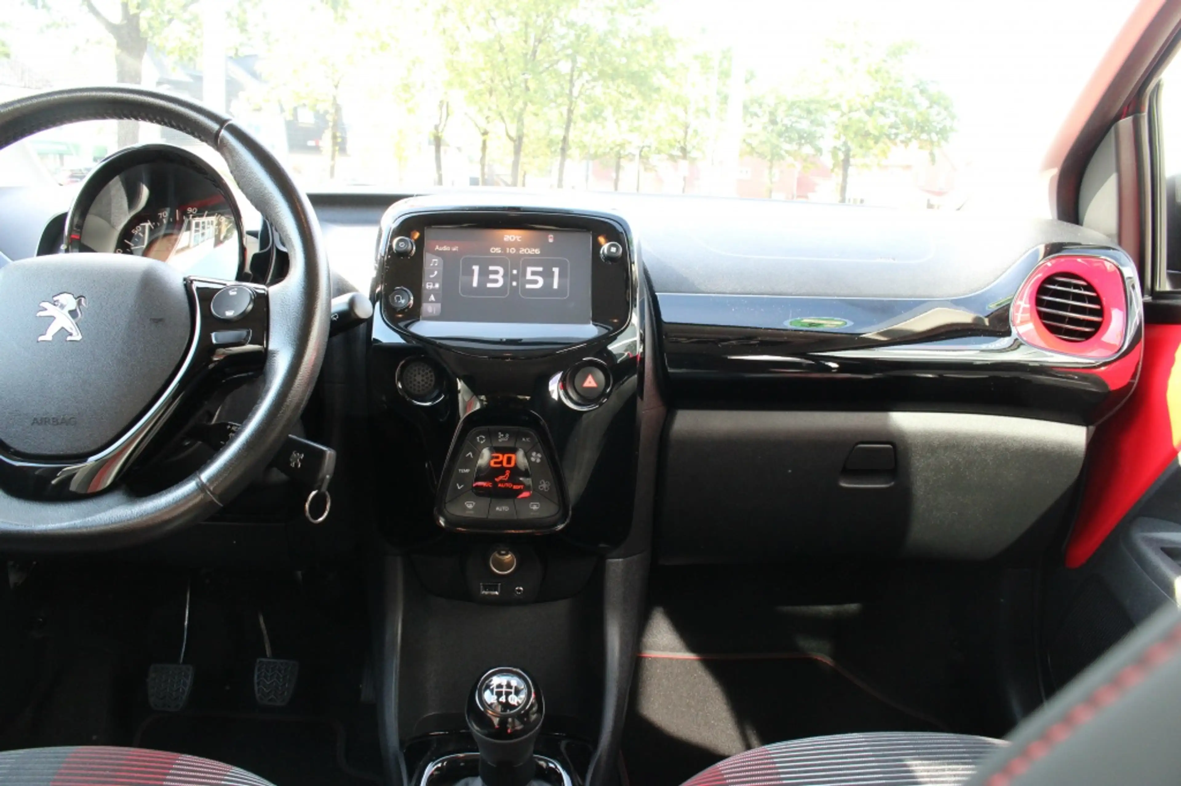 Peugeot 108 1.0 e-VTi GT-Line — photo 12